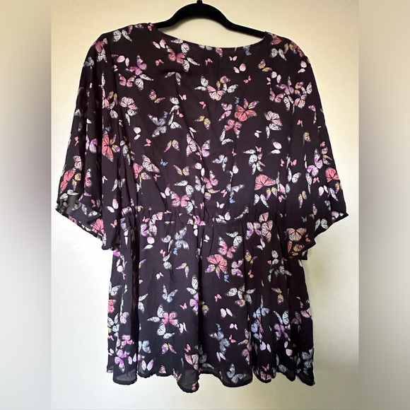 Torrid Babydoll Top. Size 0X. - Picture 2 of 3